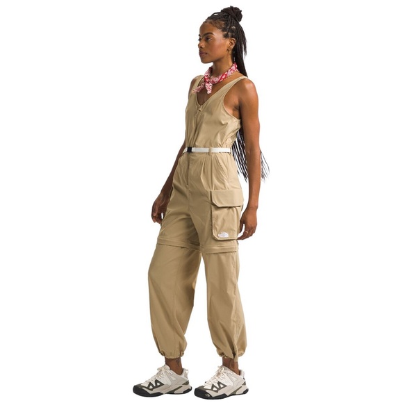 The North Face Jumpsuit in color *BLACK* - Picture 1 of 10